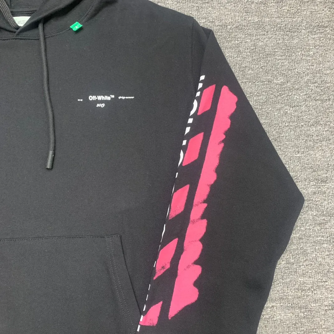 The top tested version OFF-WHITE (OW) 99 pink oil graffiti for men and women couples pure cotton loose pullover hooded sweatshirt jacket zipper professional handmade dot printing, delicate and full, strong color layering, the printing is breathable and non-sticky! The gradient of the layers is clear, the texture and texture are visible, the fabric and printing are completely combined, and the frosted feel is delicate. The fabric is made of 460g fish scale terry cotton fabric, which has a full drape. Customized zipper pull with OFFWHITE metal engraving on it and a concave feel. This is a must-see for identification. The hat rope pendant clock has metal engravings. This is a detail that is easily overlooked.  Like Monet's oil paintings, it has always occupied the top sales list on major domestic and foreign platforms, and offline stores can also be said to be often out of stock.  Couple matching, personalized and trendy! The style is elegant and classic, versatile for daily use. Couple style 👫 Can be worn by both men and women P: 390